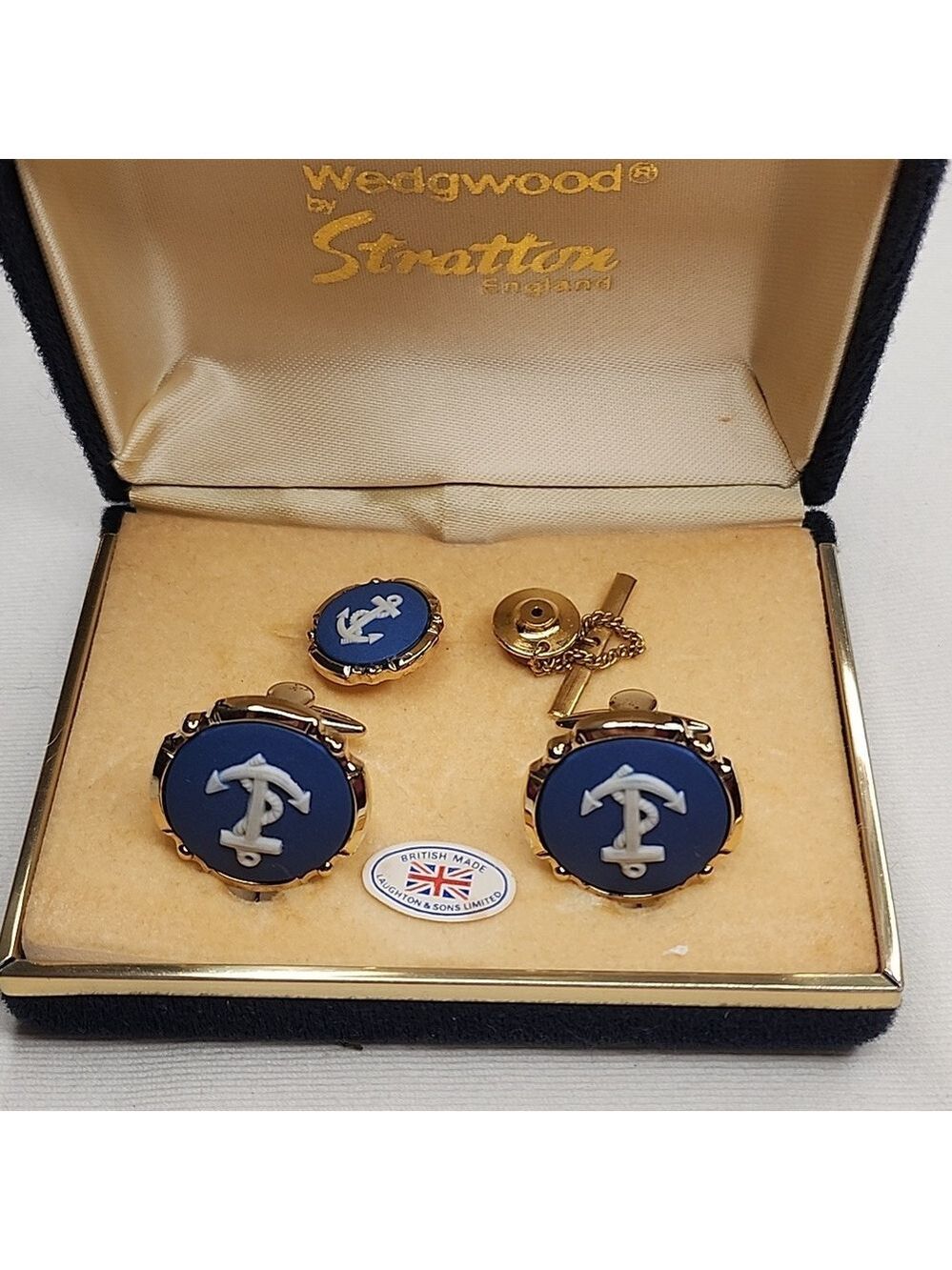 🌟🤩HOST PICK ⭐️🌟 WEDGWOOD set of CUFFLINKS and tie brooch pin
